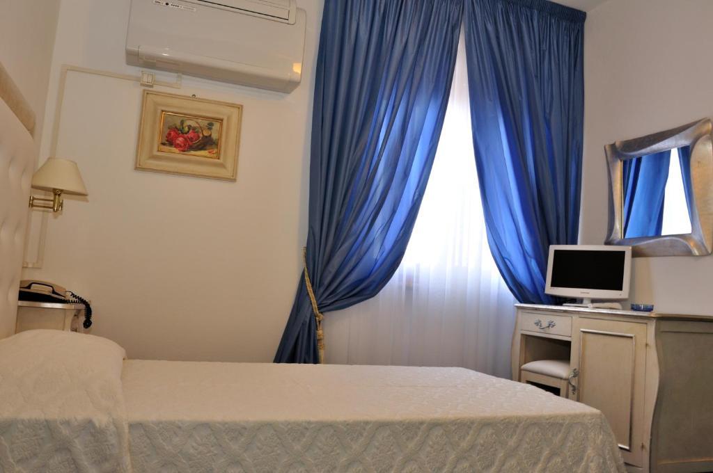 פורטה דיי מארמי Hotel Tirreno מראה חיצוני תמונה