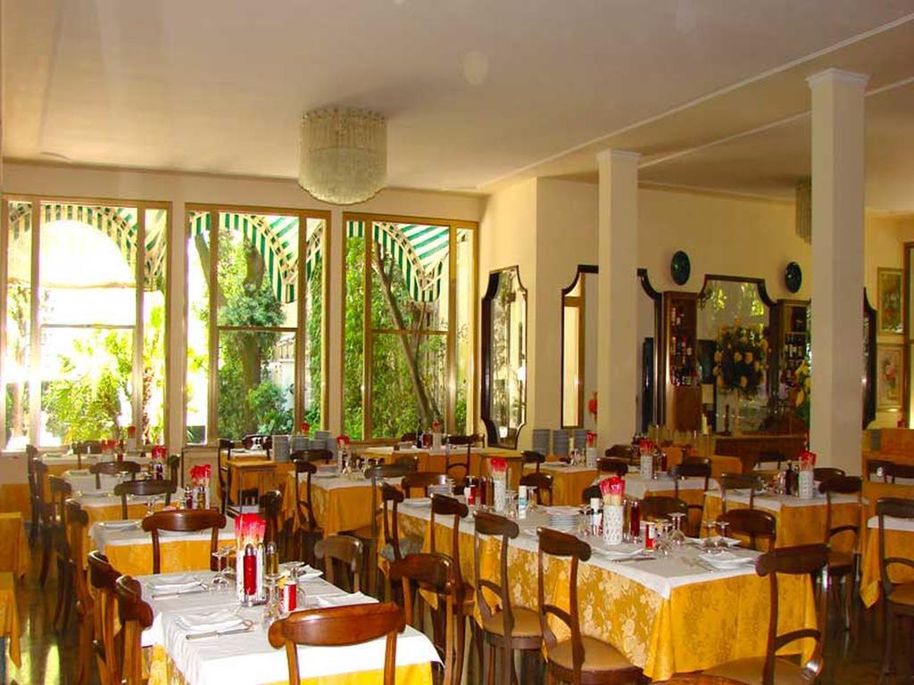 פורטה דיי מארמי Hotel Tirreno מראה חיצוני תמונה