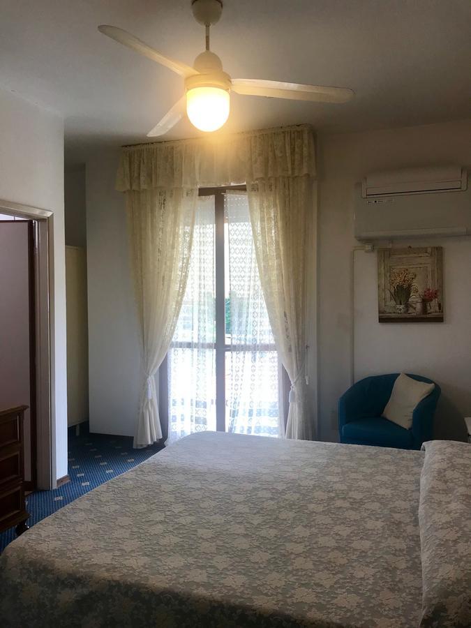 פורטה דיי מארמי Hotel Tirreno מראה חיצוני תמונה